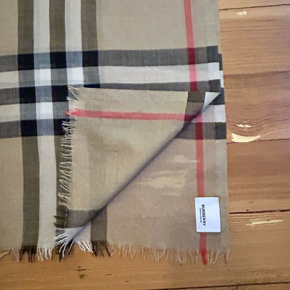 Burberry Giant Check Wool Silk Scarf. - Picture 12 of 16